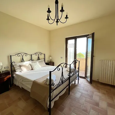 Casale Di Campagna * 몬테산기우스토