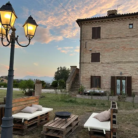 Casale Di Campagna Monte San Giusto